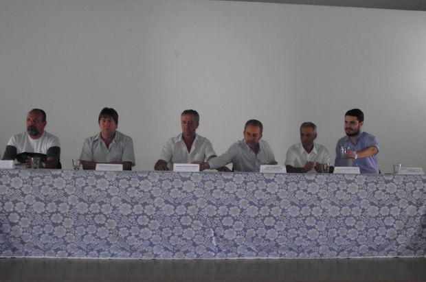 Prefeito reunião claudio